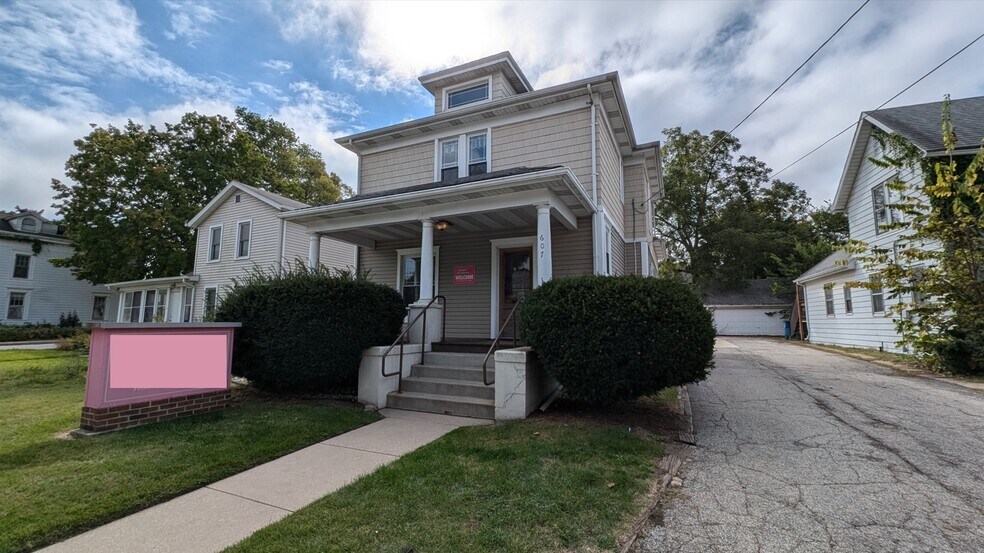 Primary Photo Of 607 Lincolnway W, Mishawaka Office Residential For Lease