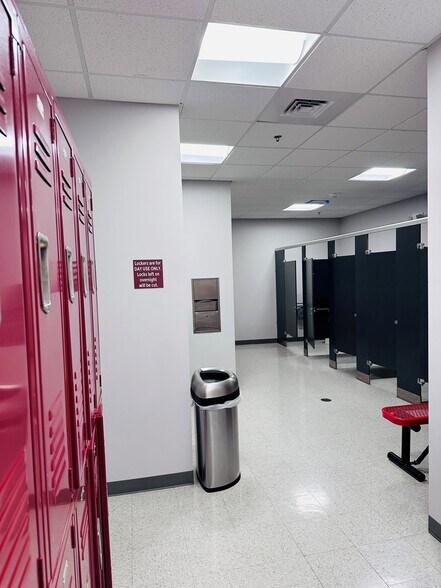 More Photos Of 4117 Woodland Dr, New Orleans Dormitory For Sale