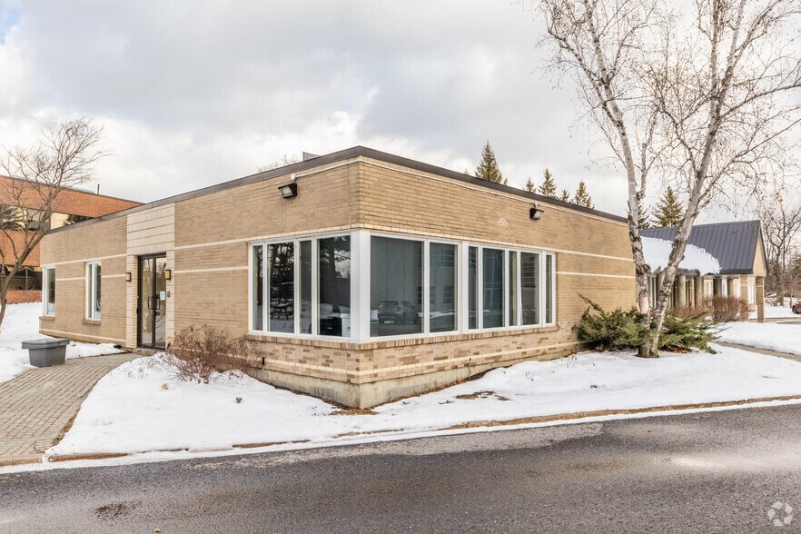 Primary Photo Of 15 Auriga Dr, Ottawa Office For Lease