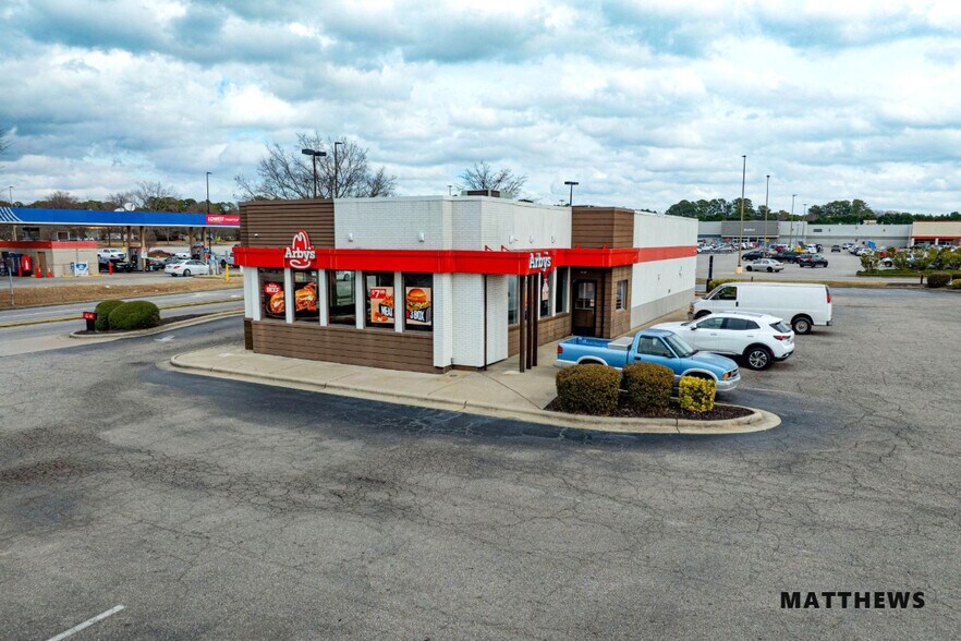 Primary Photo Of 2404 Forest Hills Rd, Wilson Fast Food For Sale