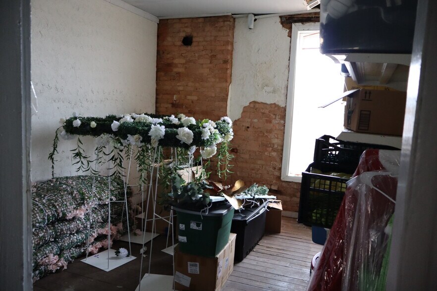 More Photos Of 108 NW Main St, Easley General Retail For Sale
