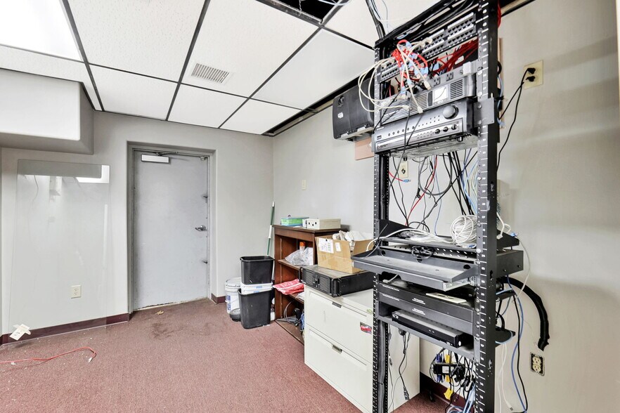 More Photos Of 11209 W Kellogg, Wichita Auto Dealership For Sale