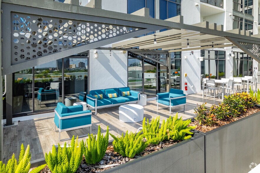 More Photos Of 361 N ROSALIND AVE, Orlando Apartments For Lease