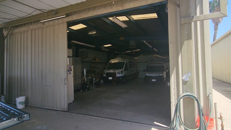 Primary Photo Of 1125 Sumner St, Bakersfield Manufacturing For Sale