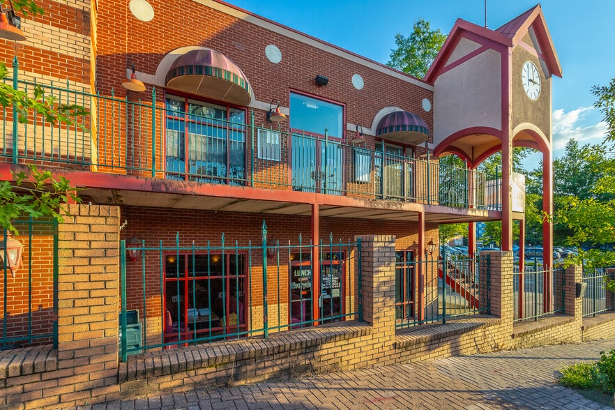 More Photos Of 200 Market St, Chattanooga Storefront For Sale