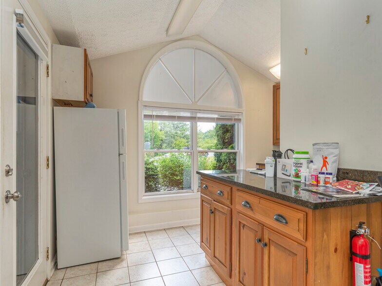 More Photos Of 20-24 Park Terrace Dr, Clyde Office Residential For Sale