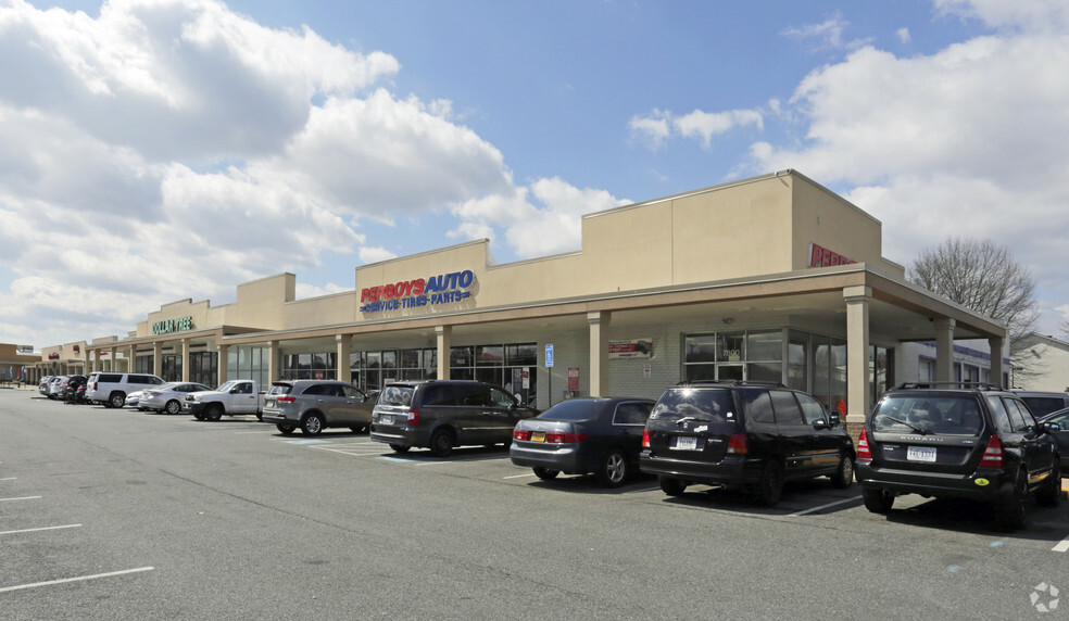 Primary Photo Of 7800-7844 Richmond Hwy, Alexandria Unknown For Lease