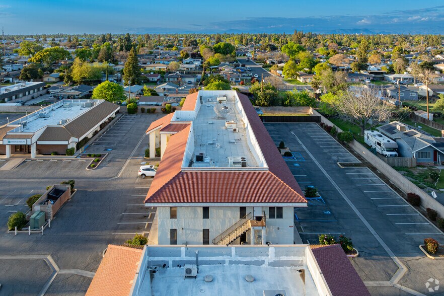 More Photos Of 3300 S Fairway St, Visalia Office For Lease