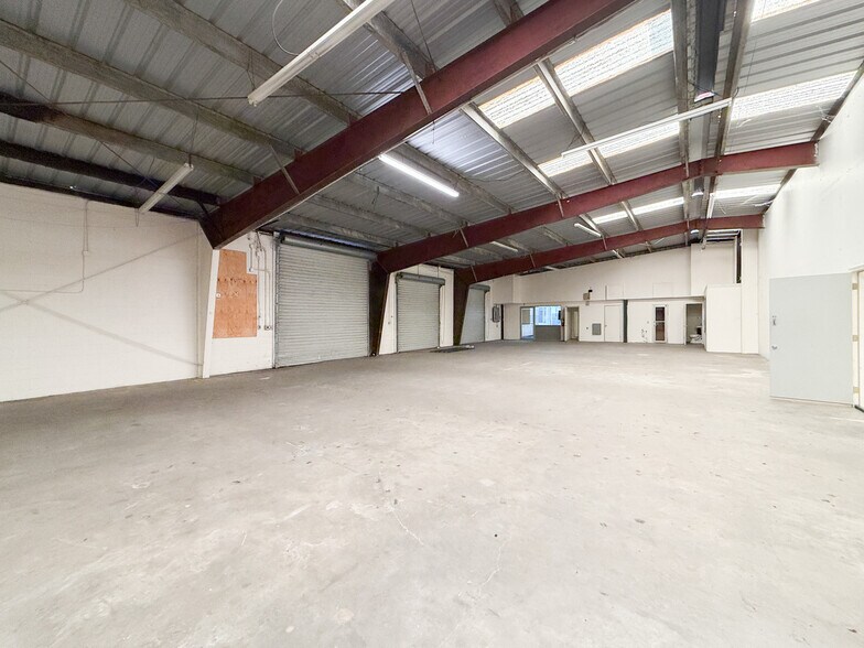More Photos Of 1120 Lafayette St, Gretna Showroom For Lease