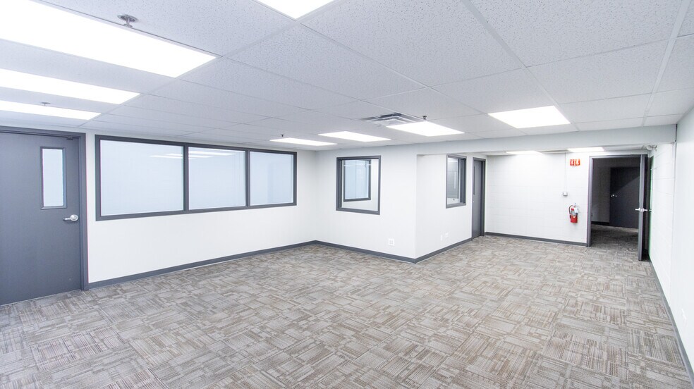 More Photos Of 6155 S Harlem Ave, Chicago Manufacturing For Lease