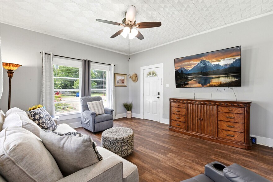 More Photos Of 9282 State Highway 75 S, New Waverly Freestanding For Sale