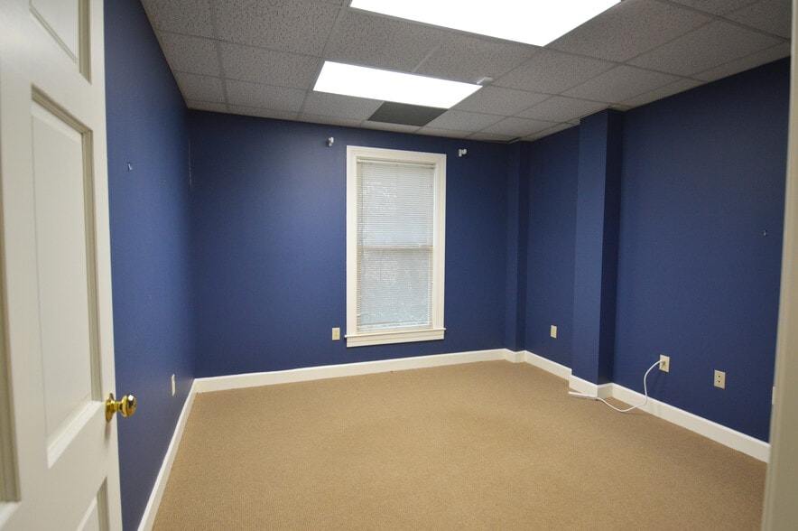 More Photos Of 4400 Silas Creek Pky, Winston-Salem Office For Lease