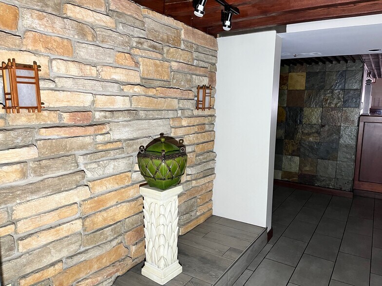 More Photos Of 3870 Bay Rd, Saginaw Restaurant For Sale