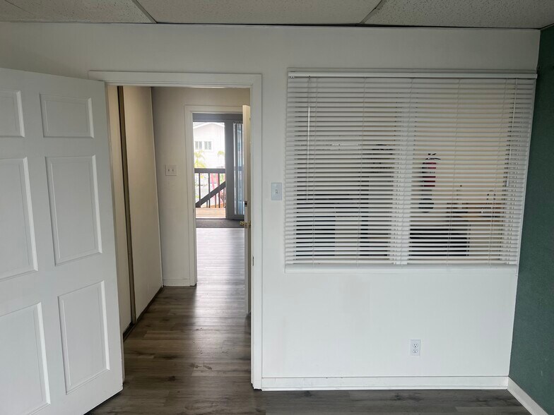 More Photos Of 2711-2729 W Coast Hwy, Newport Beach Office For Lease