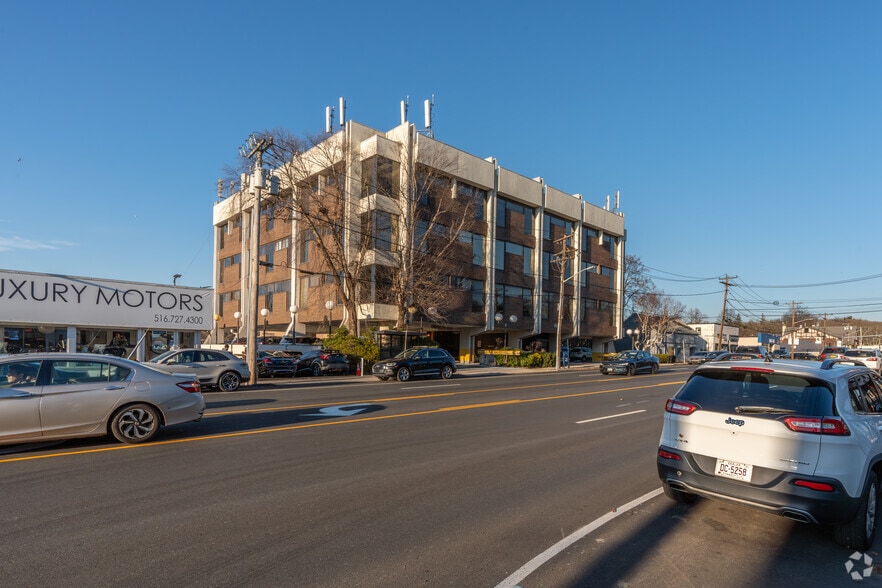 More Photos Of 107 Northern Blvd, Great Neck Medical For Lease