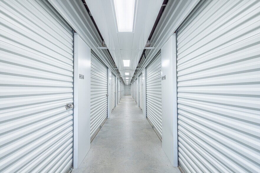 More Photos Of 1618 W State Highway 71, La Grange Self Storage For Sale