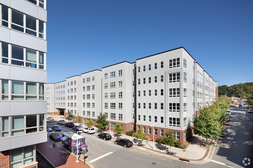 More Photos Of 3001 Hillsborough St, Raleigh Apartments For Lease