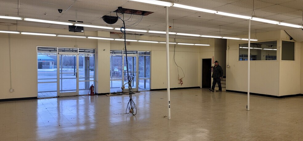 More Photos Of 101 US Highway 41 Alt S Hwy, Providence Storefront For Lease