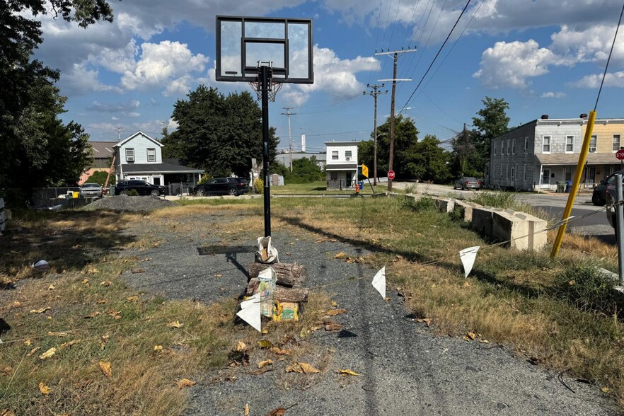 More Photos Of 2039 Hollins Ferry Rd, Baltimore Manufacturing For Lease