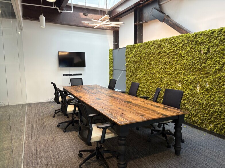 More Photos Of 11801 Mississippi Ave, Los Angeles Office For Lease