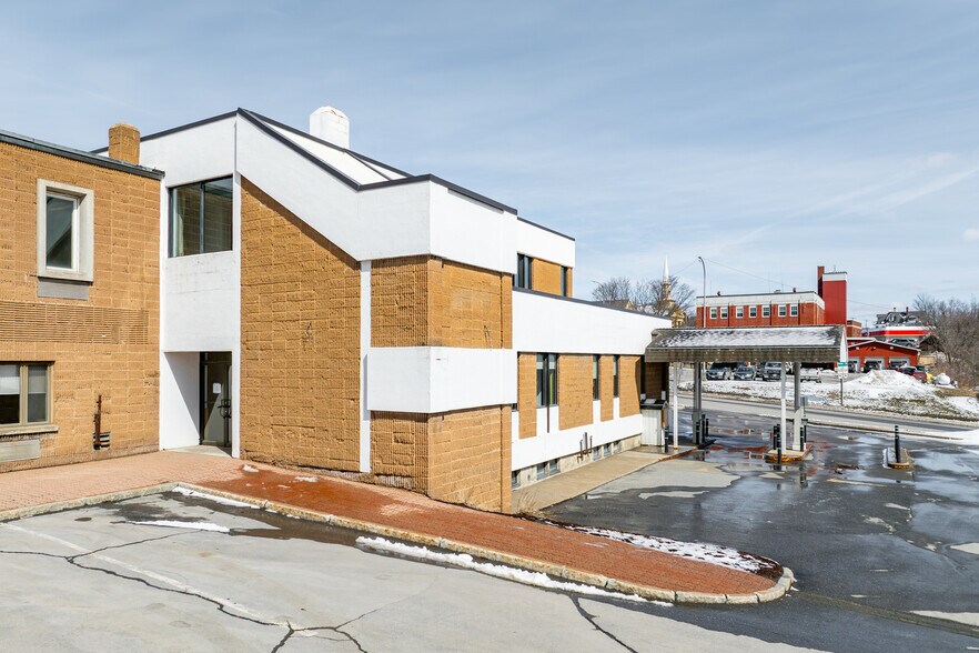 More Photos Of 14 Sweden St, Caribou Bank For Sale