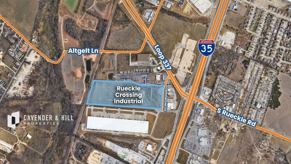 More Photos Of Commercial Circle, New Braunfels Distribution For Lease