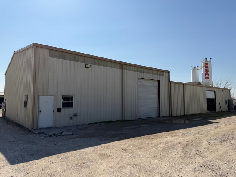 Primary Photo Of 9717 Industrial Rd, Justin Warehouse For Sale