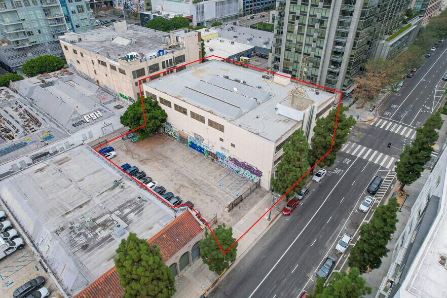 More Photos Of 1201 S Grand Ave, Los Angeles Warehouse For Lease