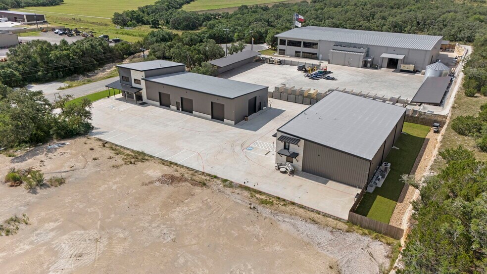 More Photos Of 39 Truss Dr, Boerne Flex For Sale