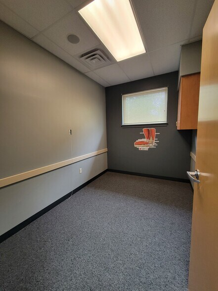 More Photos Of 1288 S Governors Ave, Dover Medical For Lease
