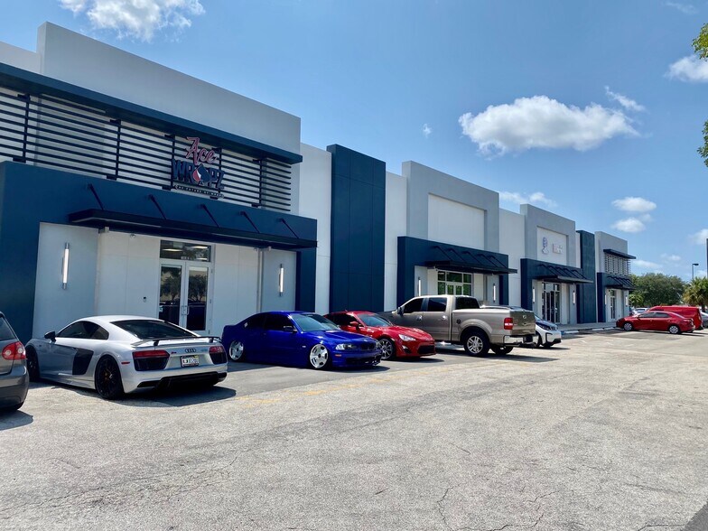 More Photos Of 1685 S State Road 7, Hollywood Warehouse For Lease