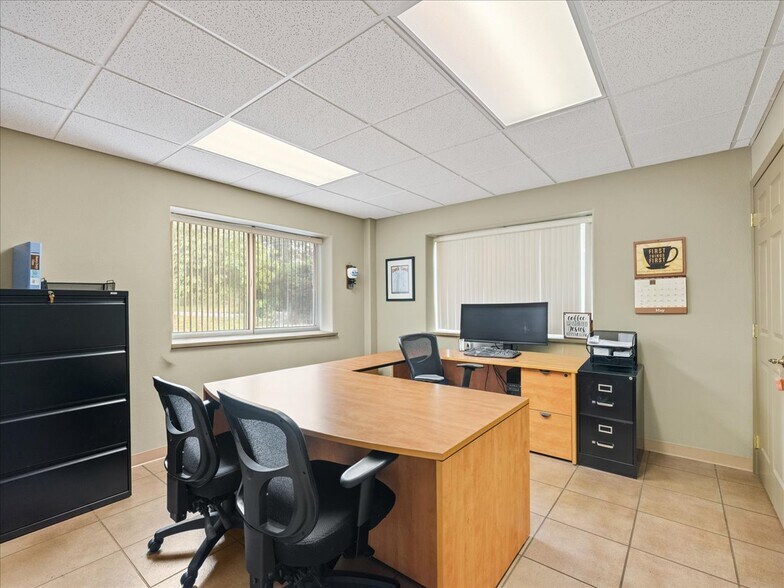 More Photos Of 2545 Aerial Way SE, Salem Warehouse For Sale