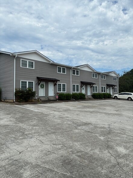 Primary Photo Of 711 E Howell St, Hartwell Apartments For Sale