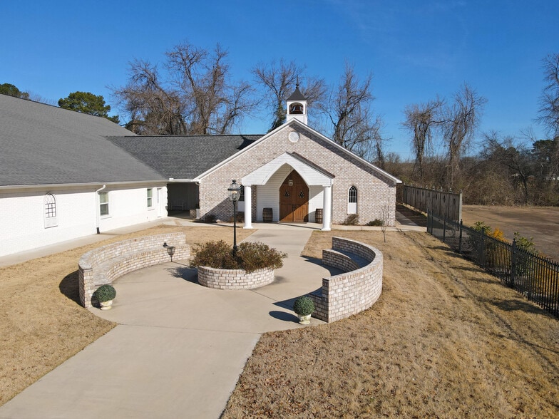 More Photos Of 218 Frostland Dr, Water Valley Religious Facility For Sale