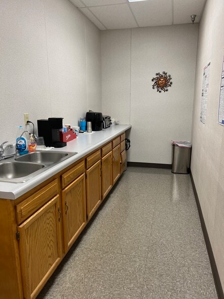 More Photos Of 1036-1062 Corporate Ln, Export Storefront Retail Office For Lease