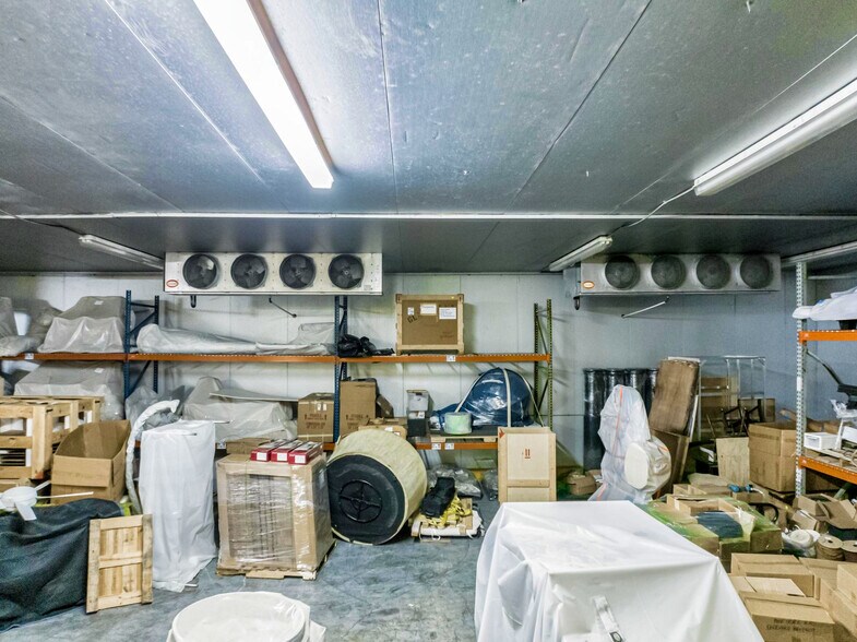 More Photos Of 1390 NW 22nd St, Miami Refrigeration Cold Storage For Sale