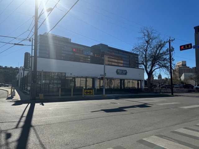 More Photos Of 1126 N Saint Marys St, San Antonio Unknown For Lease