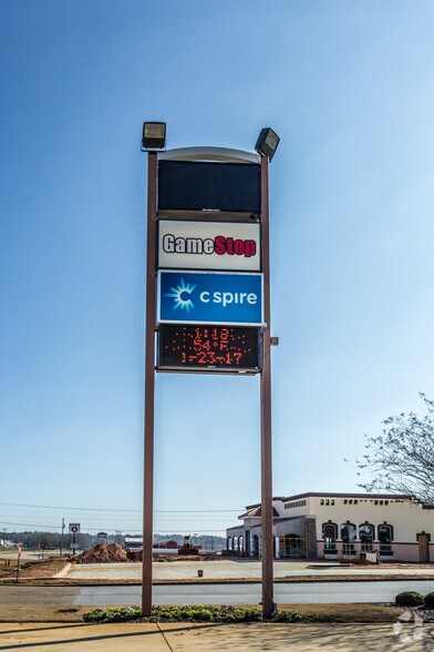 More Photos Of 334-340 Park Plaza Dr, New Albany Unknown For Lease