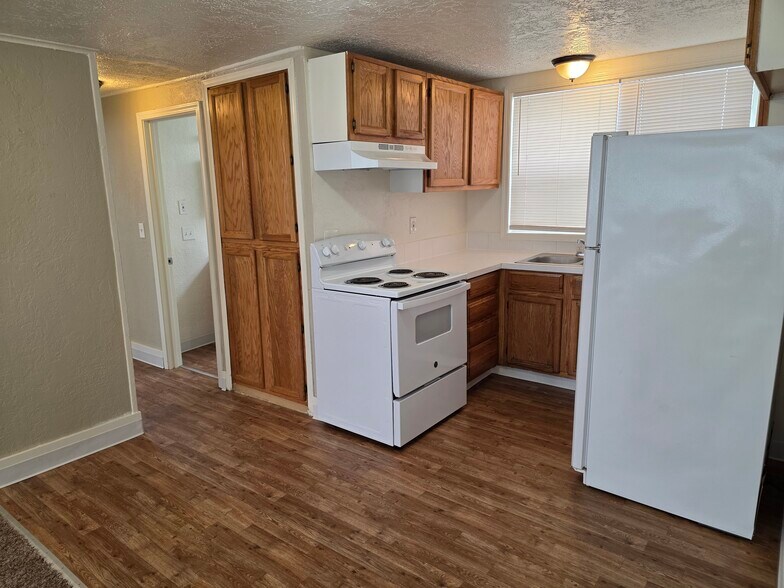 More Photos Of 255 Beech St, Longview Apartments For Sale