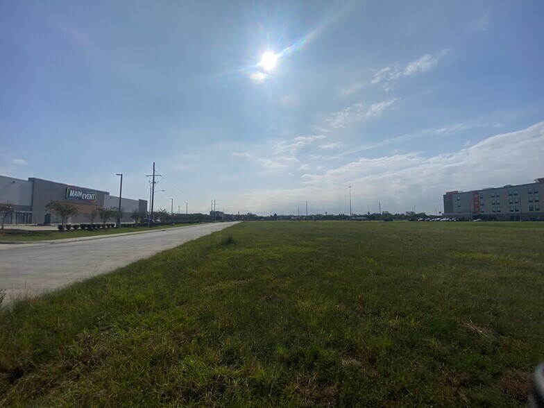 More Photos Of 19.376 Acres off Walden @ IH 10, Beaumont Land For Sale