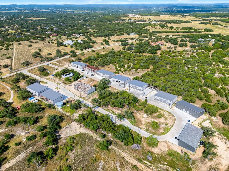 More Photos Of 10020 Darden Hill Rd, Austin Light Distribution For Lease