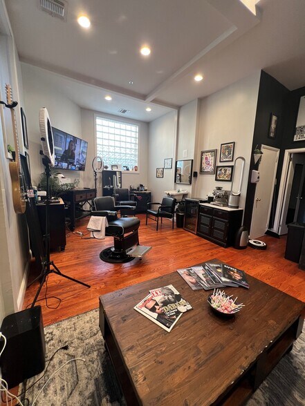More Photos Of 10-14 Wilsey Sq, Ridgewood Office For Lease