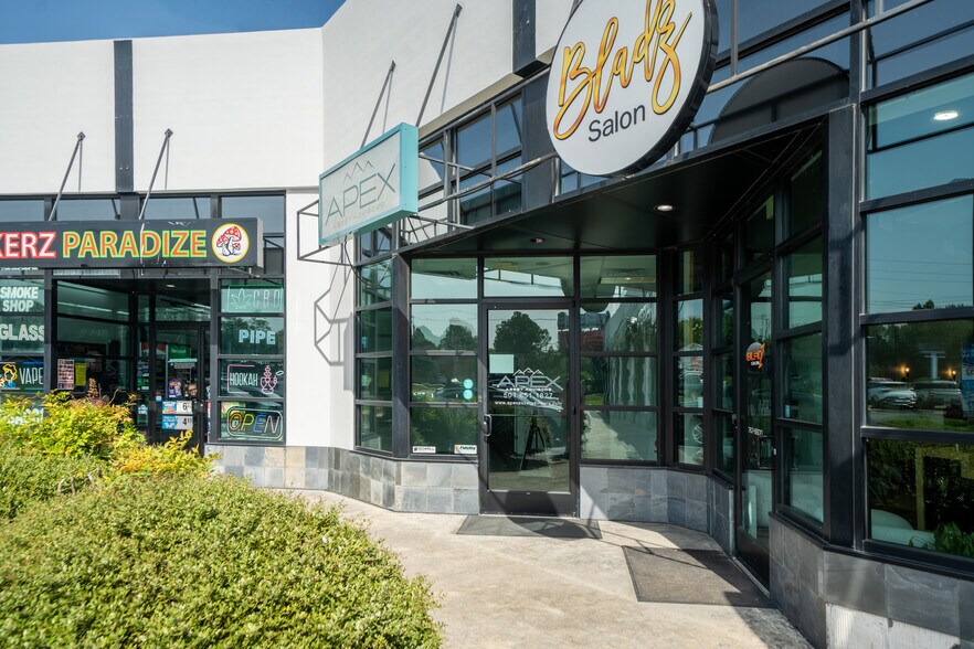More Photos Of 1803 Airport Rd, Hot Springs General Retail For Lease