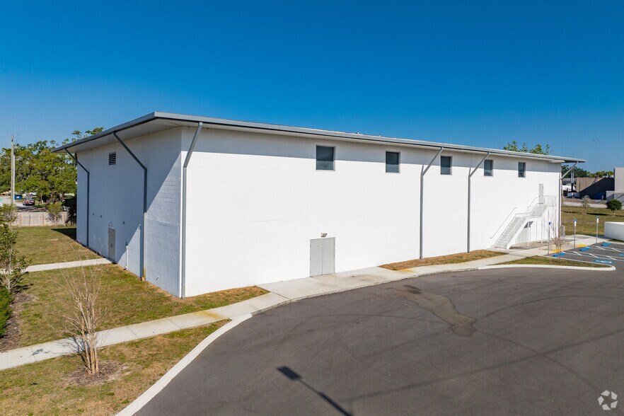 More Photos Of 2526 W Sligh Ave, Tampa Freestanding For Sale