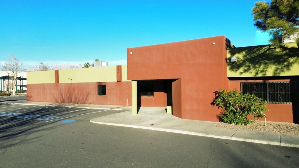 More Photos Of 8010 Mountain Rd NE, Albuquerque Medical For Lease
