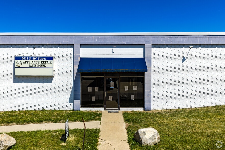 More Photos Of 5612 S 49th St, Lincoln Flex For Sale