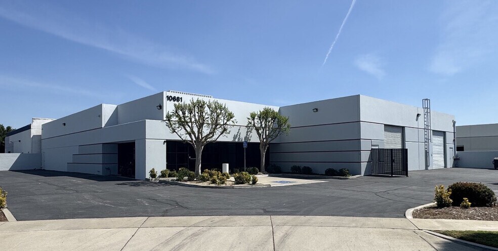 More Photos Of 10681 Pullman Ct, Rancho Cucamonga Warehouse For Lease