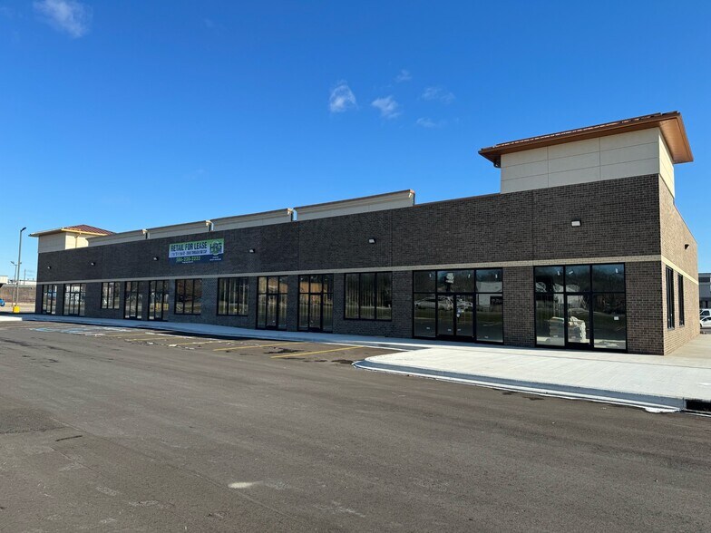 More Photos Of 10-90 N Groesbeck Hwy, Mount Clemens Unknown For Lease