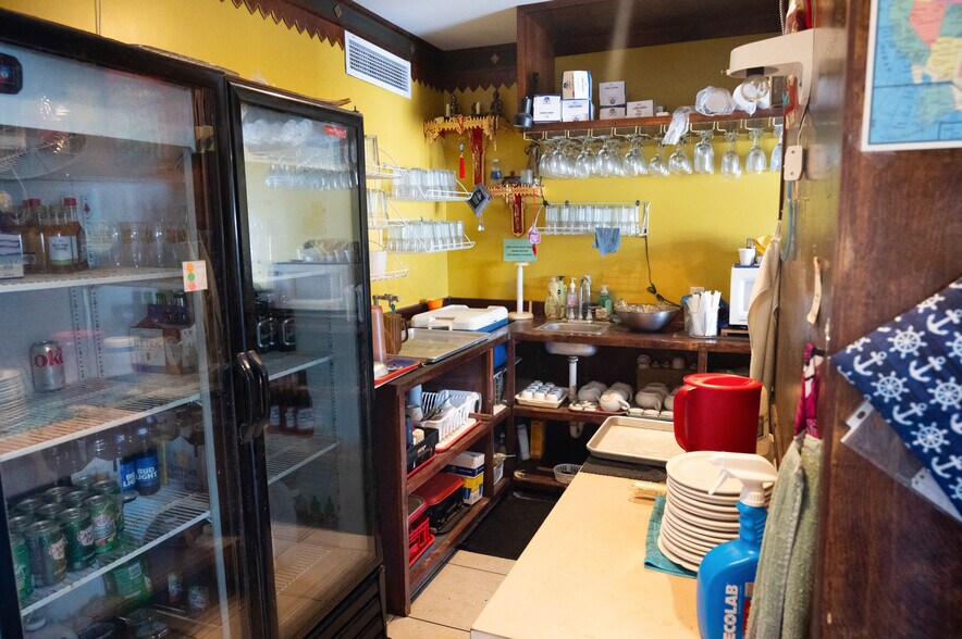 More Photos Of 3616 W Paxton Ave, Tampa Restaurant For Sale