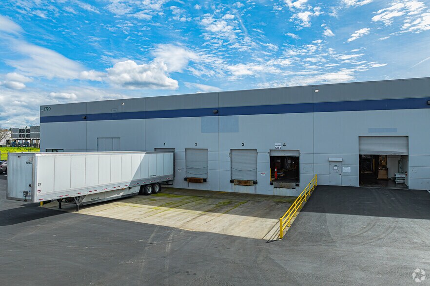 More Photos Of 1720 N Market Blvd, Sacramento Warehouse For Lease